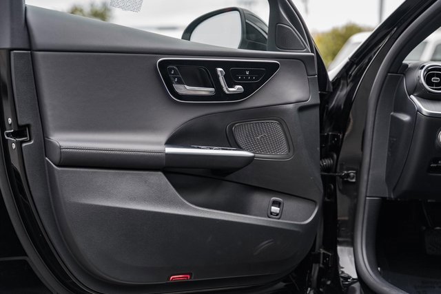 New 2025 Mercedes-Benz C 300 4MATIC Sedan image 33