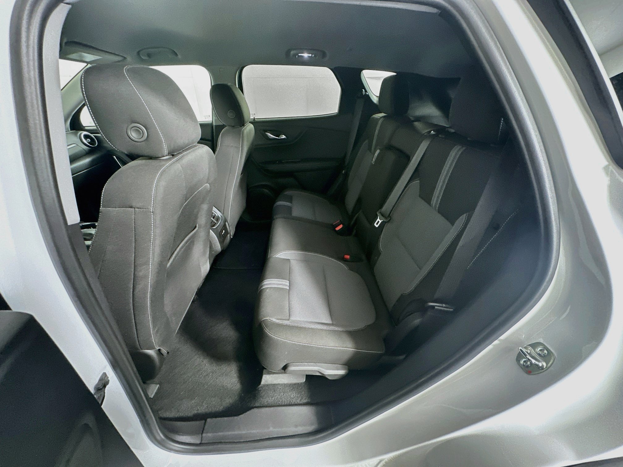 Used 2025 Chevrolet Blazer LT FWD image 25
