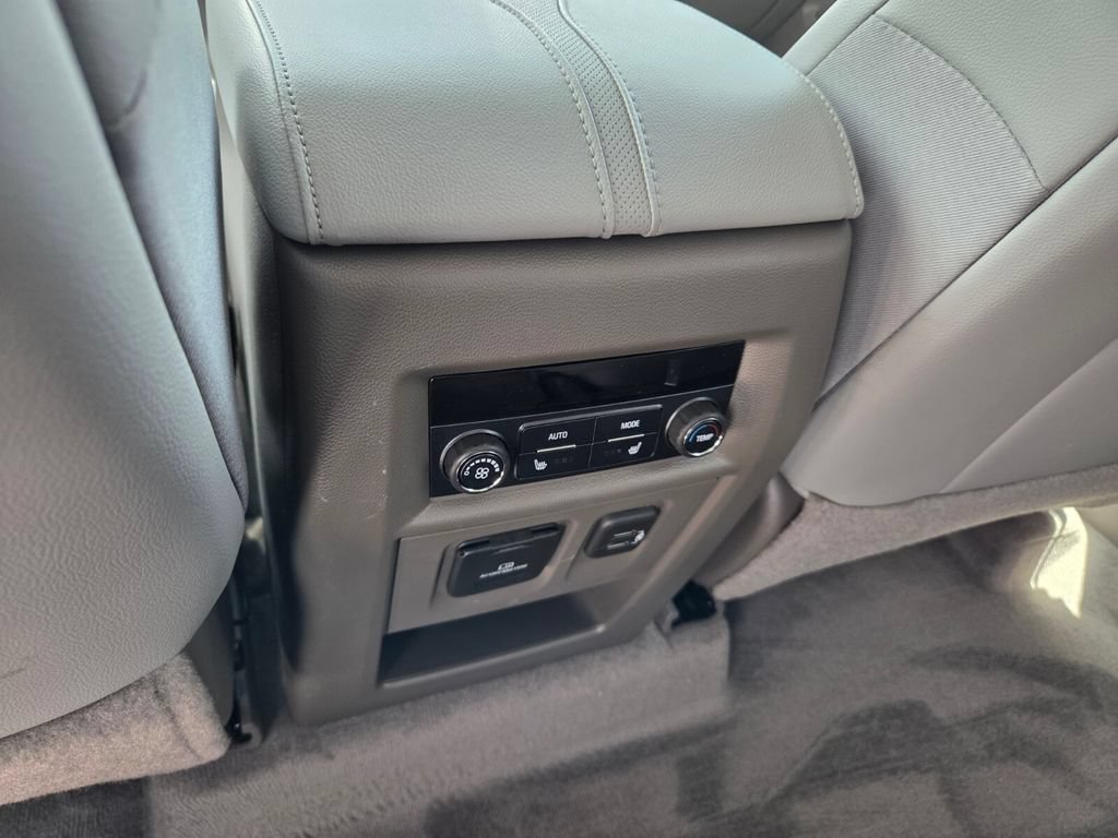 Used 2020 Chevrolet Traverse Premier w/ LPO, Floor Liner Package FWD image 9