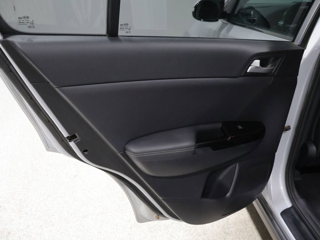 Used 2018 Kia Sportage EX image 19