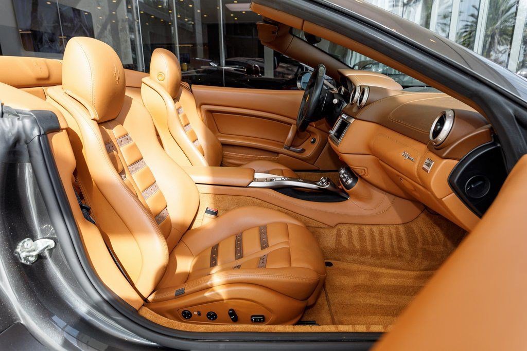 Used 2010 Ferrari California image 41