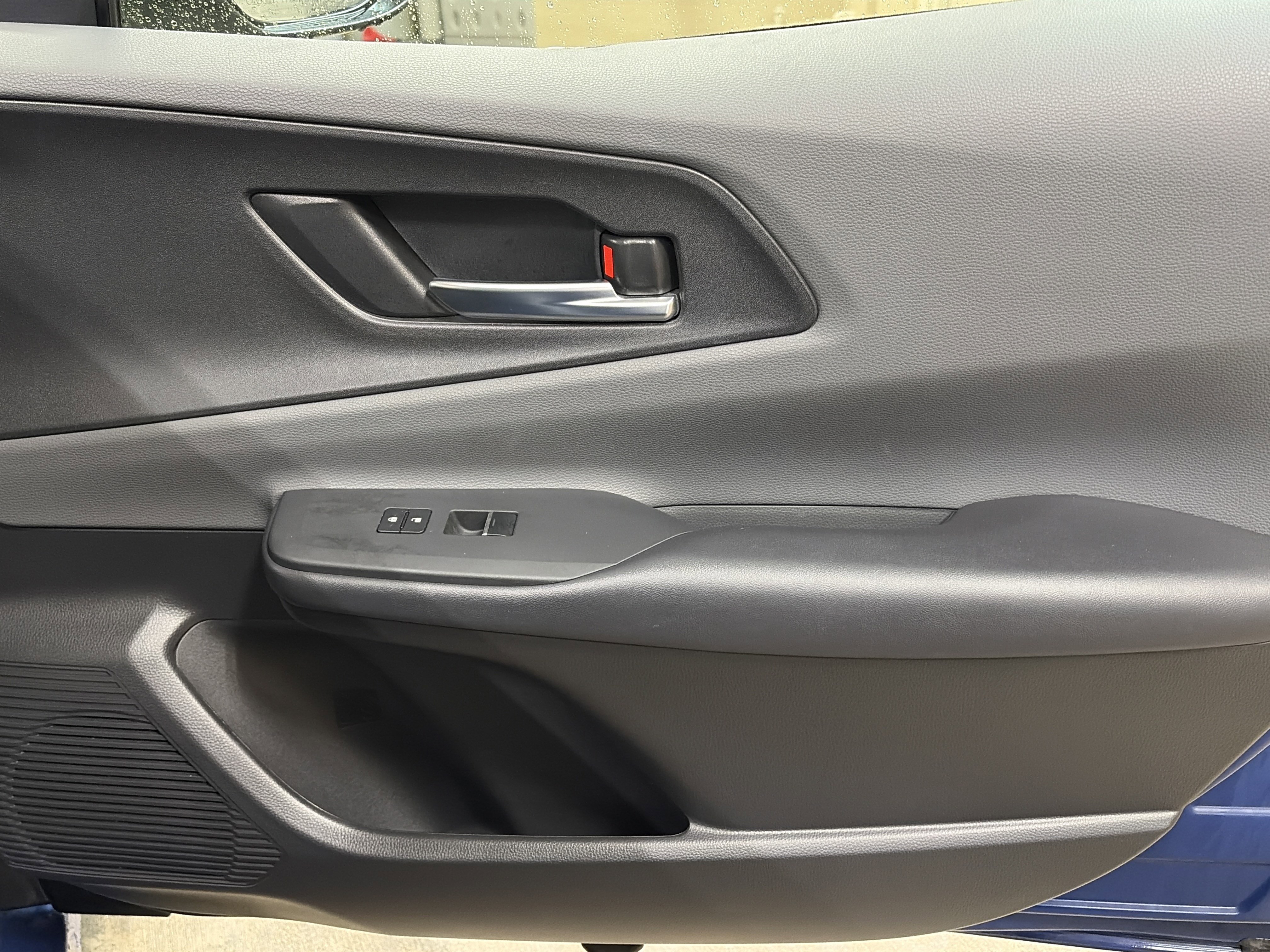 Used 2025 Toyota Prius XLE FWD image 28