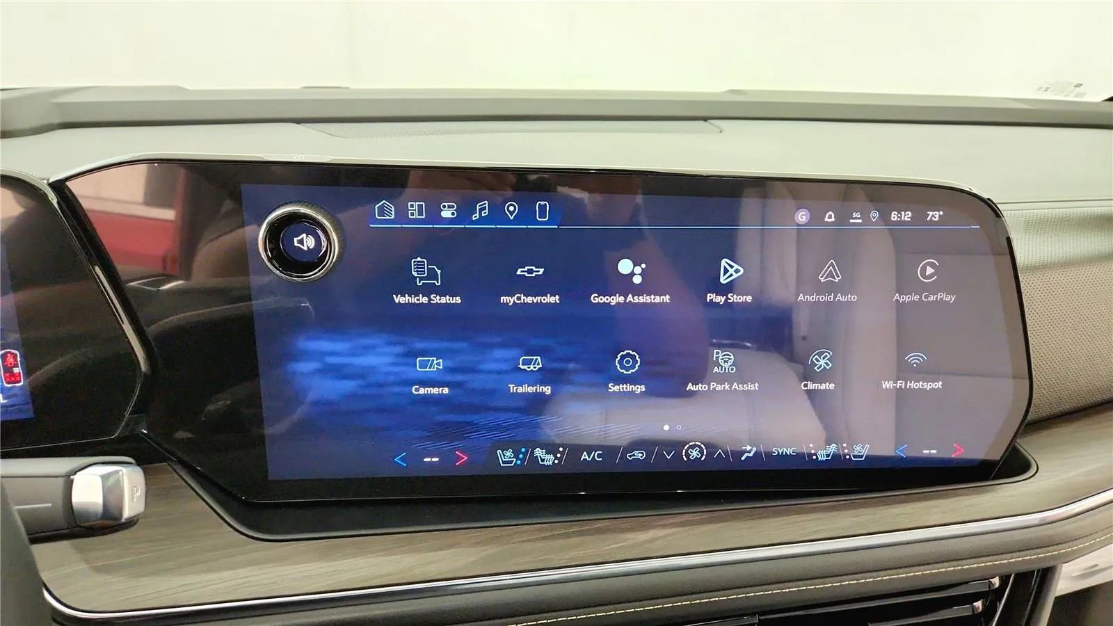 New 2026 Chevrolet Suburban Premier image 25