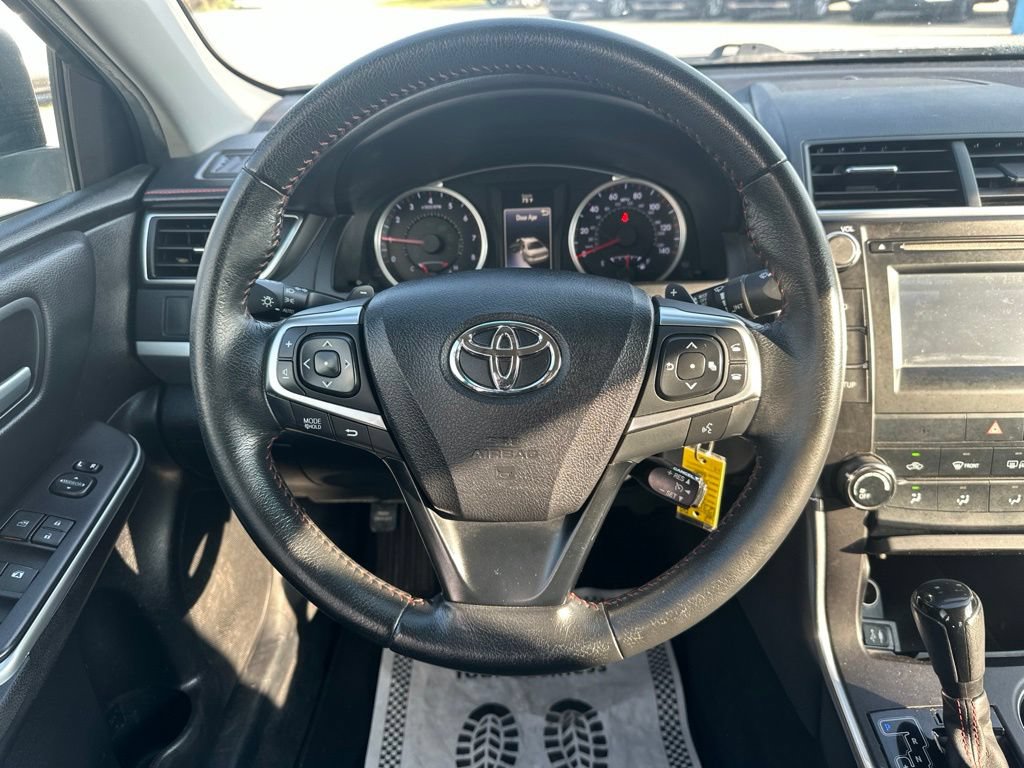 Used 2015 Toyota Camry SE FWD image 14
