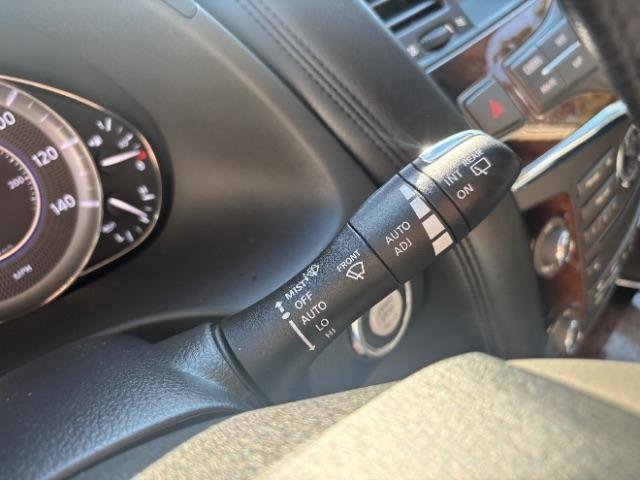 Used 2012 INFINITI QX56 4WD w/ Deluxe Touring Pkg image 18