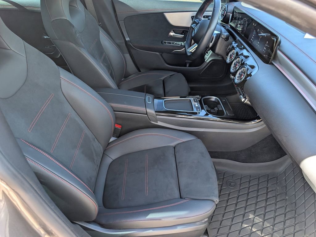 Used 2024 Mercedes-Benz CLA 250 4MATIC image 12