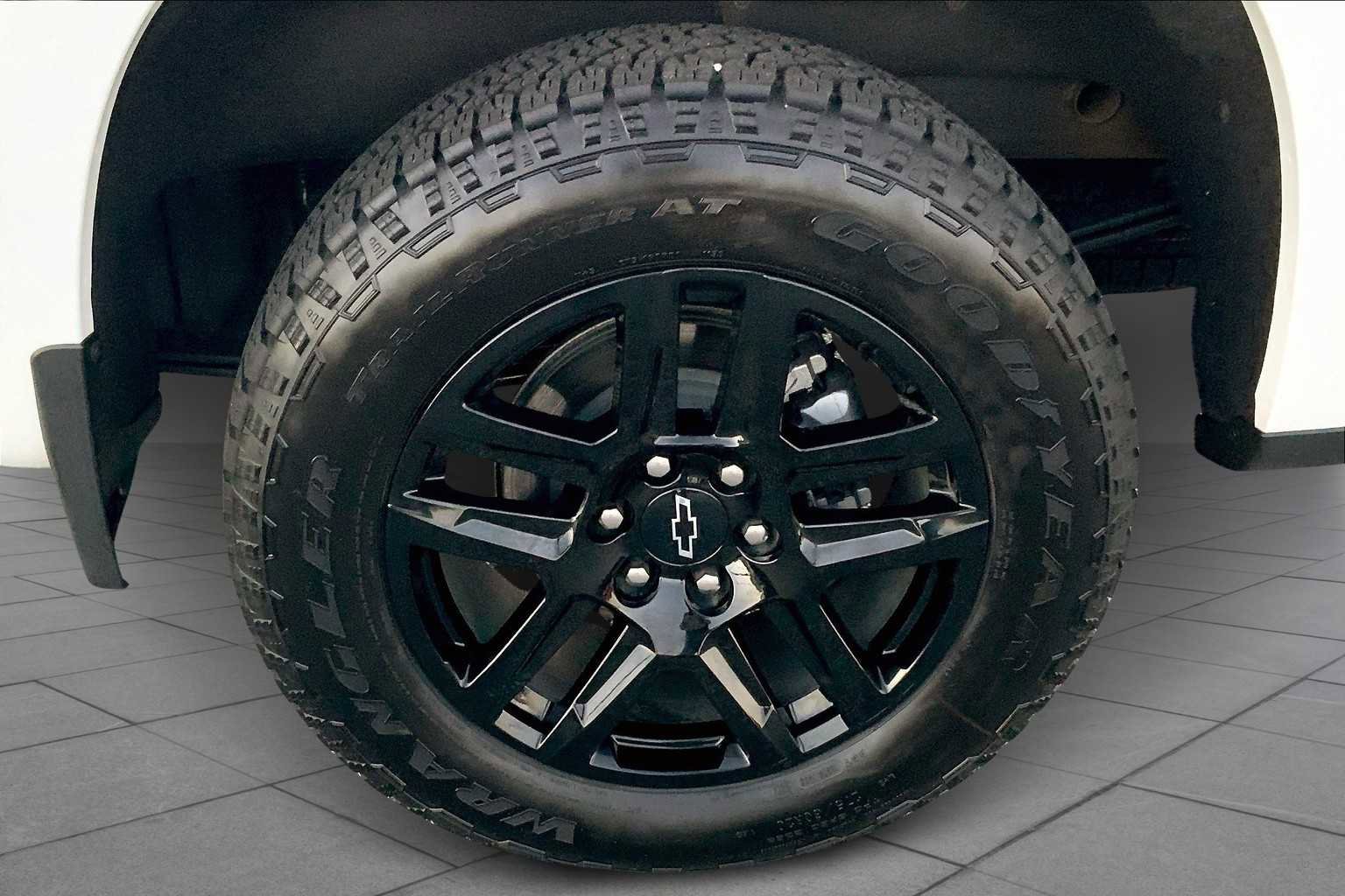 Used 2025 Chevrolet Silverado 1500 RST w/ Protection Package image 9