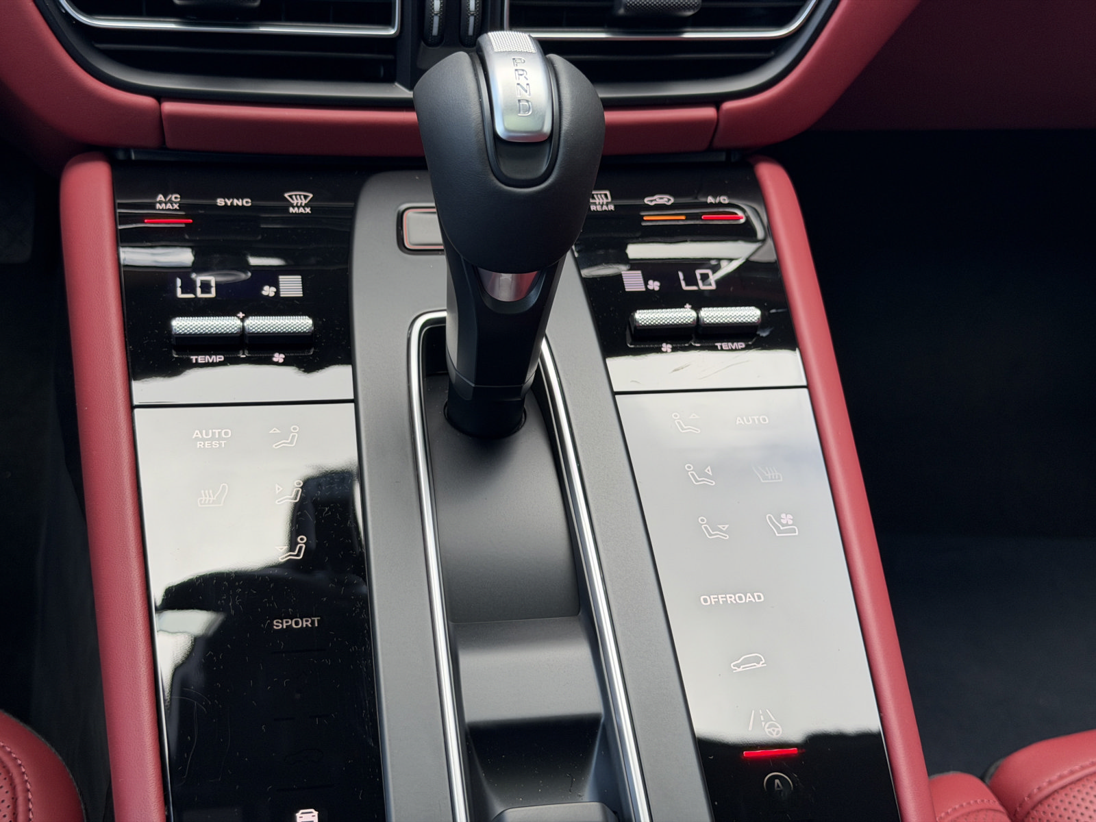 New 2026 Porsche Macan AWD/4WD image 29