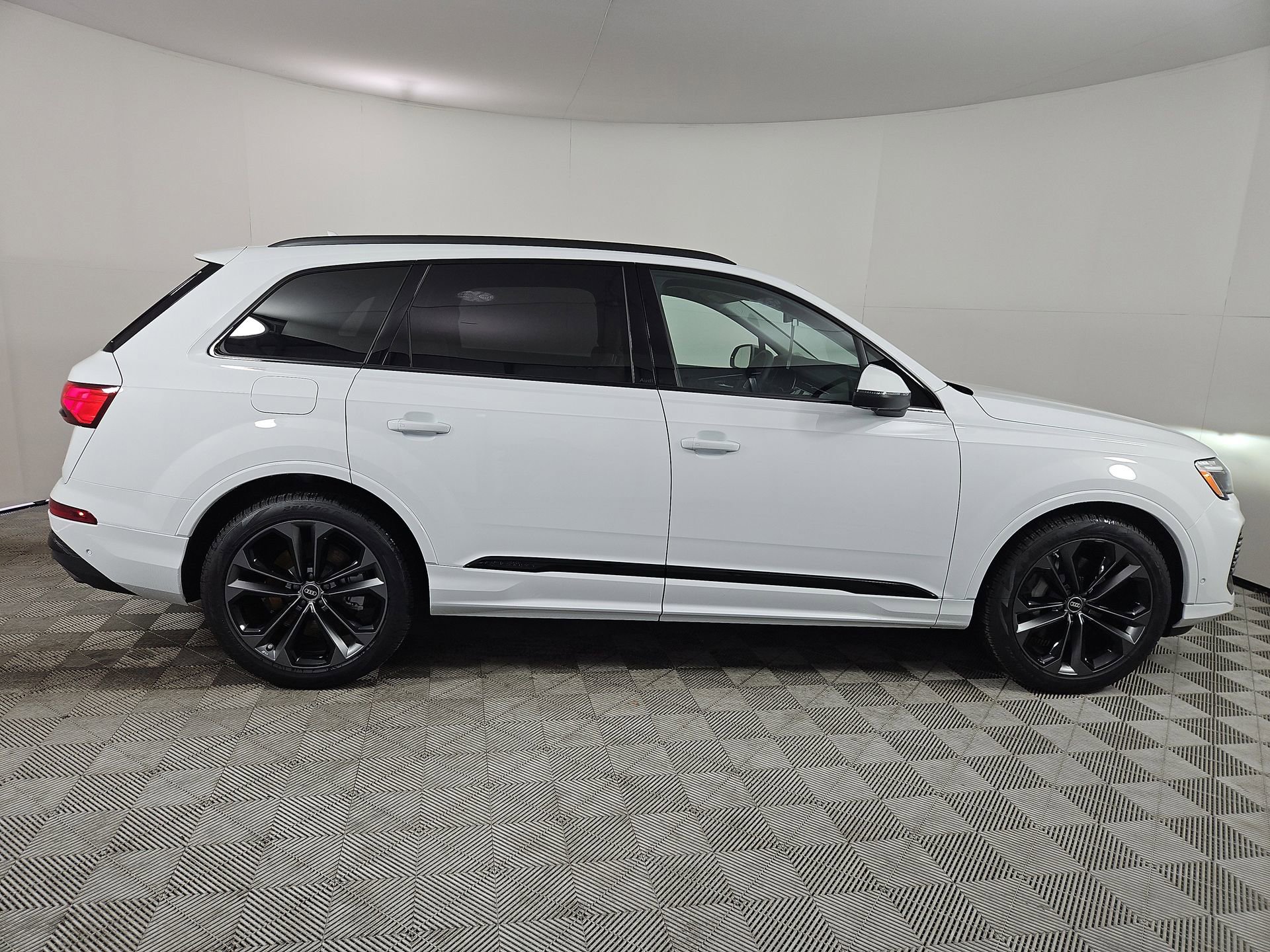 New 2026 Audi Q7 3.0T Premium Plus image 8