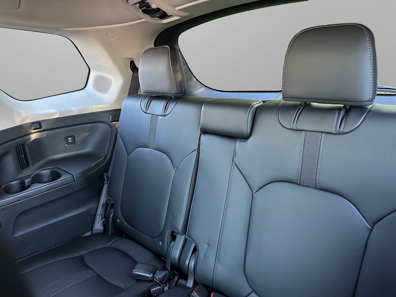 Used 2025 Honda Pilot Touring image 13