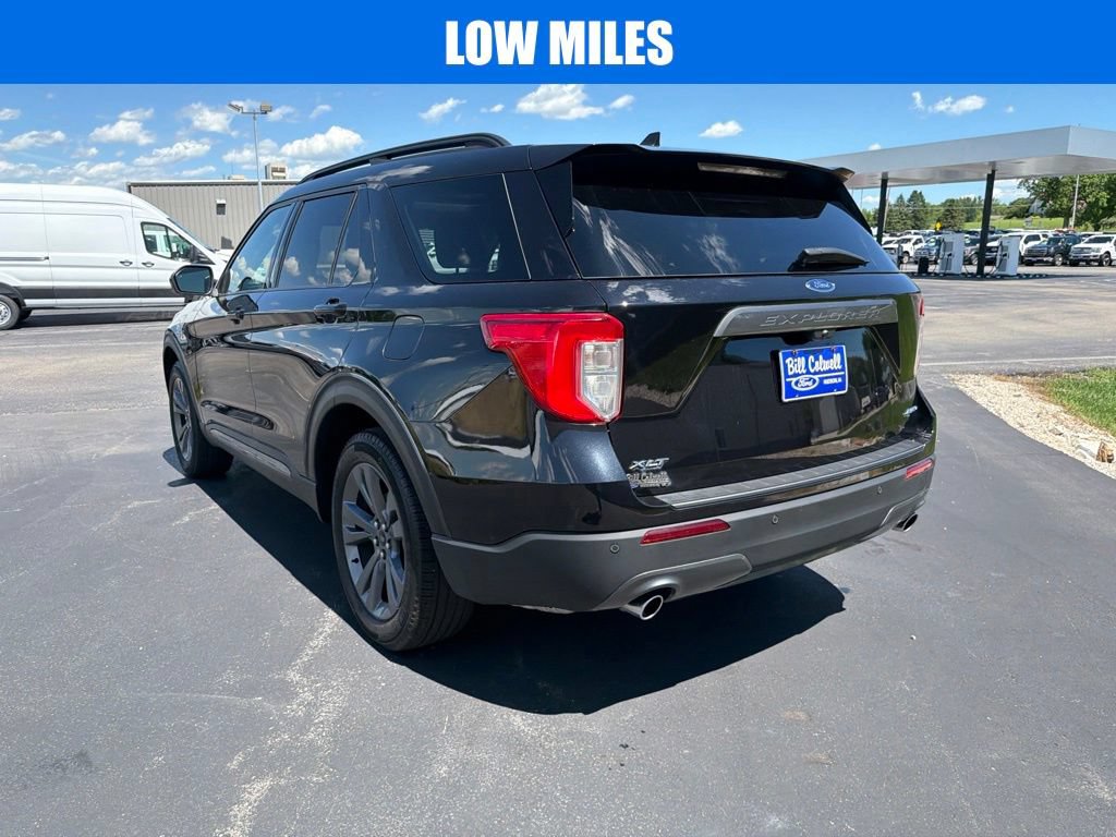 Used 2023 Ford Explorer XLT w/ Equipment Group 202A AWD/4WD image 6