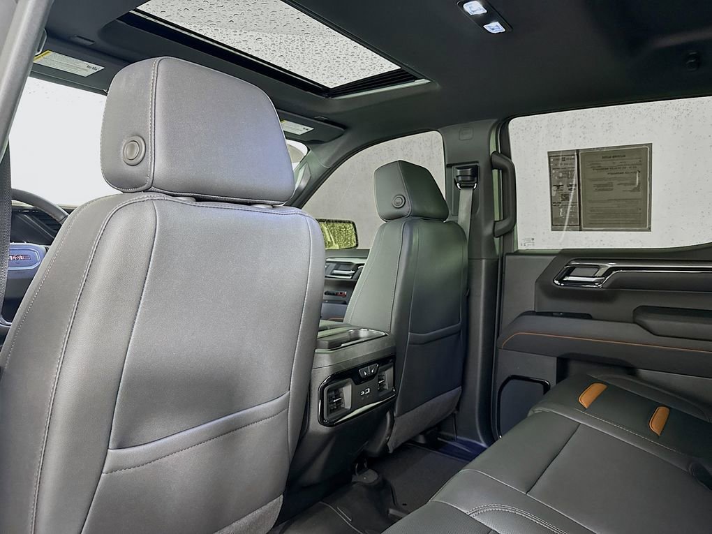 Used 2025 GMC Sierra 1500 AT4 w/ AT4 Premium Package AWD/4WD image 37