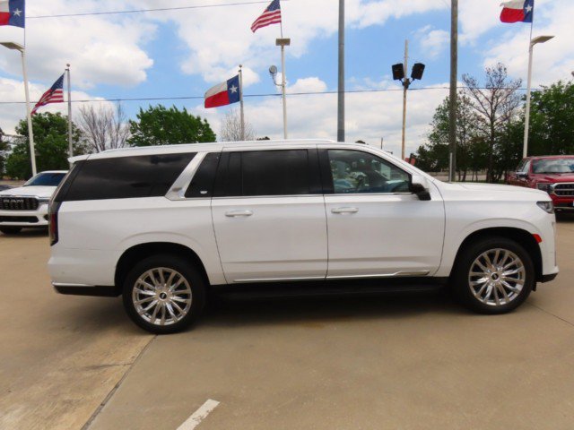 Used 2023 Cadillac Escalade ESV Premium Luxury image 8