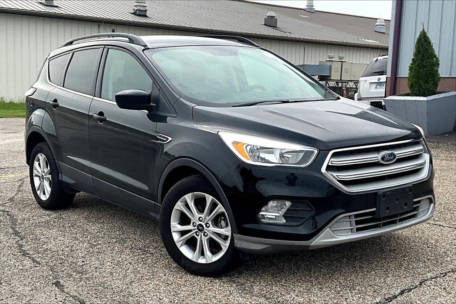Used 2018 Ford Escape SE w/ SE Sync 3 Package FWD image 37