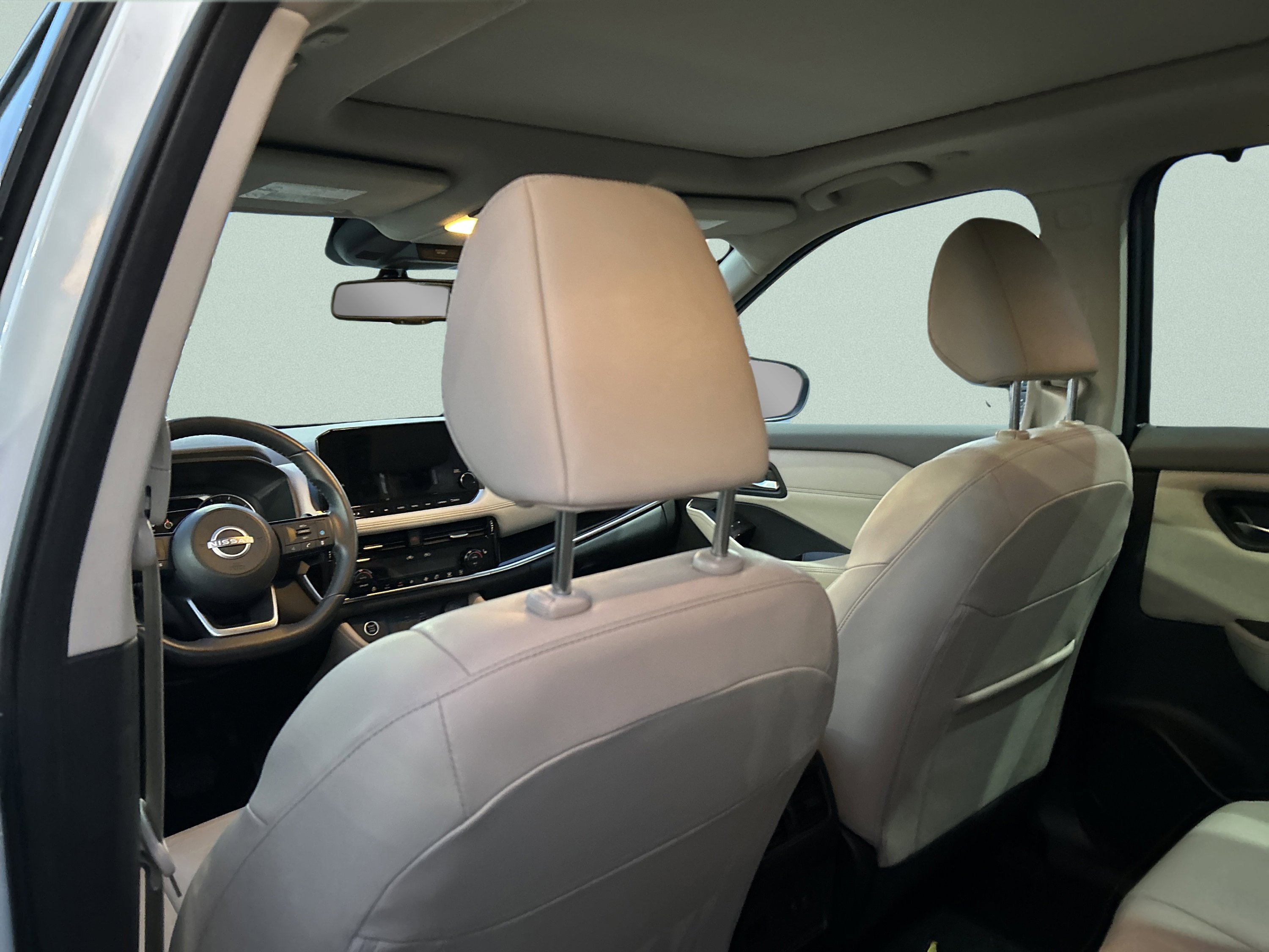 Used 2023 Nissan Rogue SL w/ SL Premium Package image 31