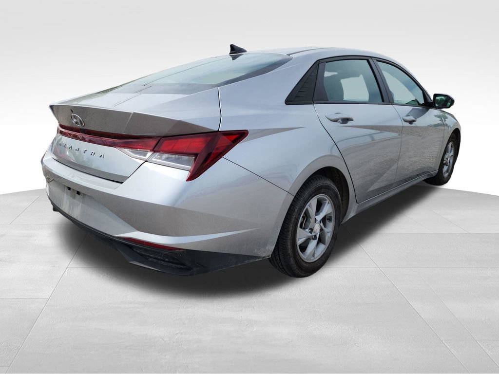 Used 2023 Hyundai Elantra SE image 8