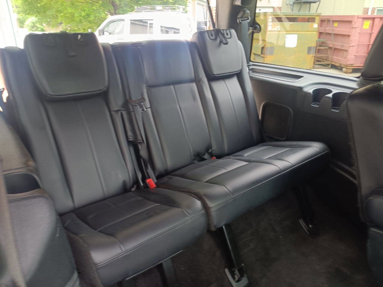 Used 2015 Ford Expedition XLT w/ Equipment Group 202A image 11