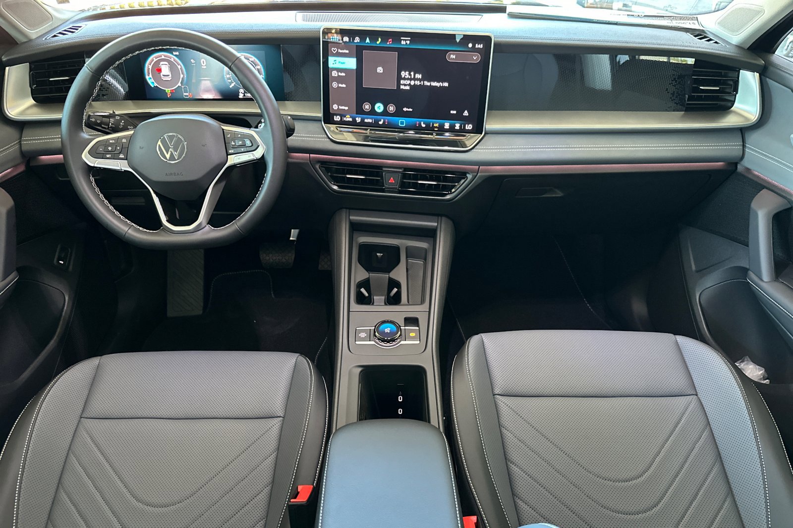 New 2025 Volkswagen Tiguan SE image 13