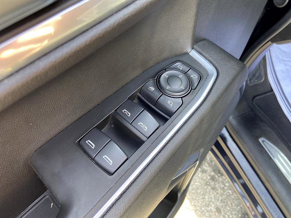 Used 2024 GMC Sierra 1500 SLT image 10