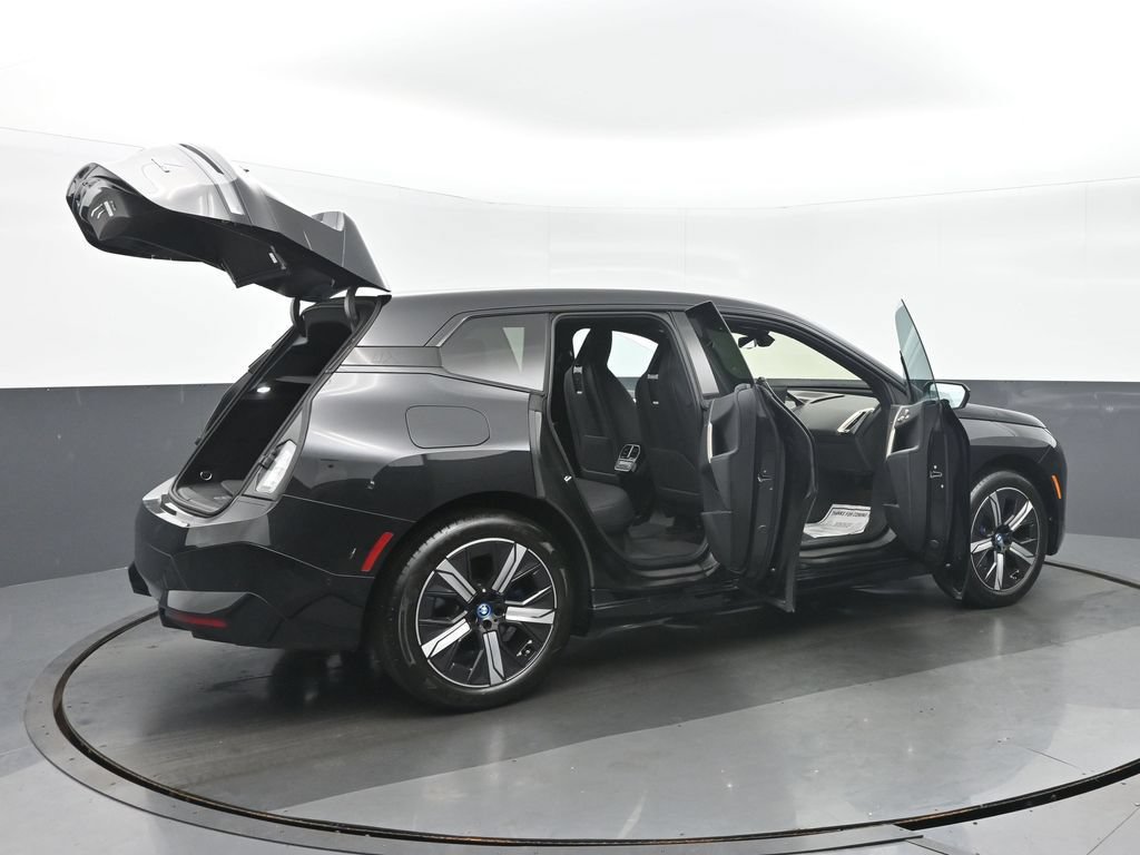Used 2024 BMW iX xDrive50 w/ Premium Package AWD/4WD image 37