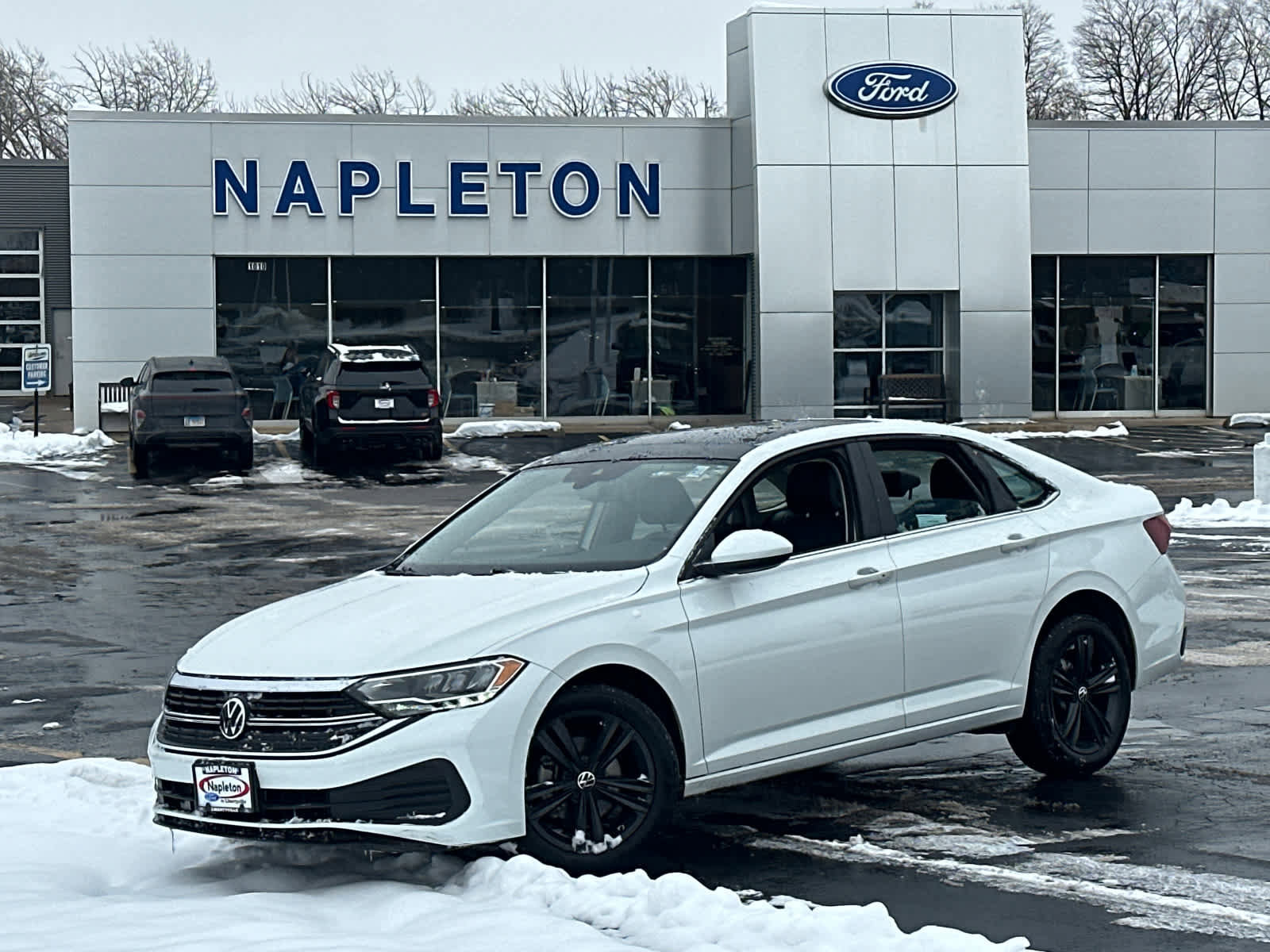 Used 2024 Volkswagen Jetta SE w/ Panoramic Sunroof Package