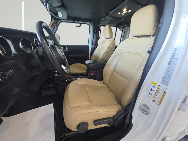 Used 2019 Jeep Wrangler Unlimited Sahara AWD/4WD image 12