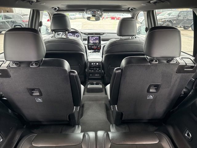 Used 2023 Jeep Grand Cherokee L Laredo image 17