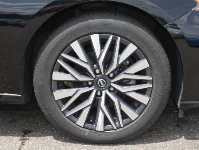 Used 2024 Nissan Altima 2.5 SV FWD image 10