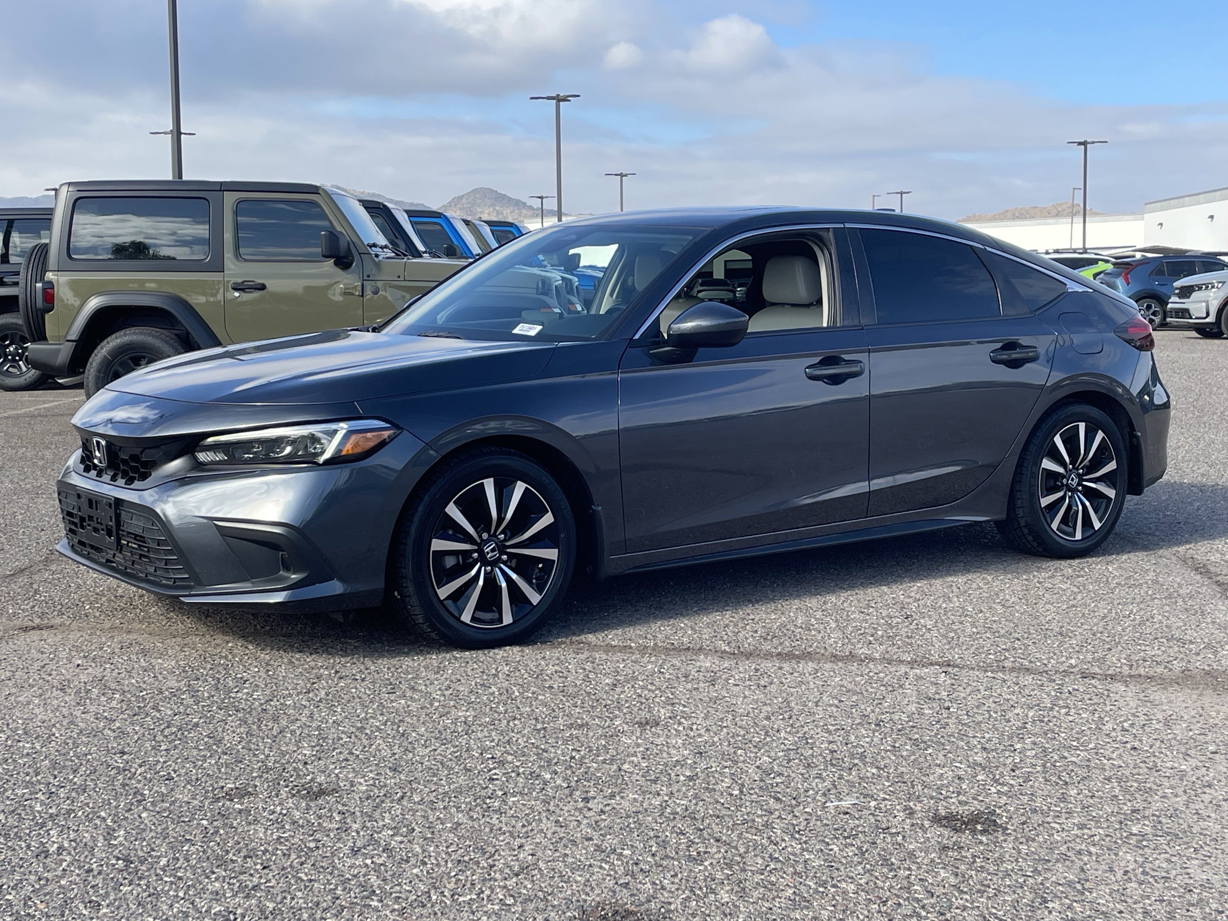 Used 2023 Honda Civic EX-L image 2