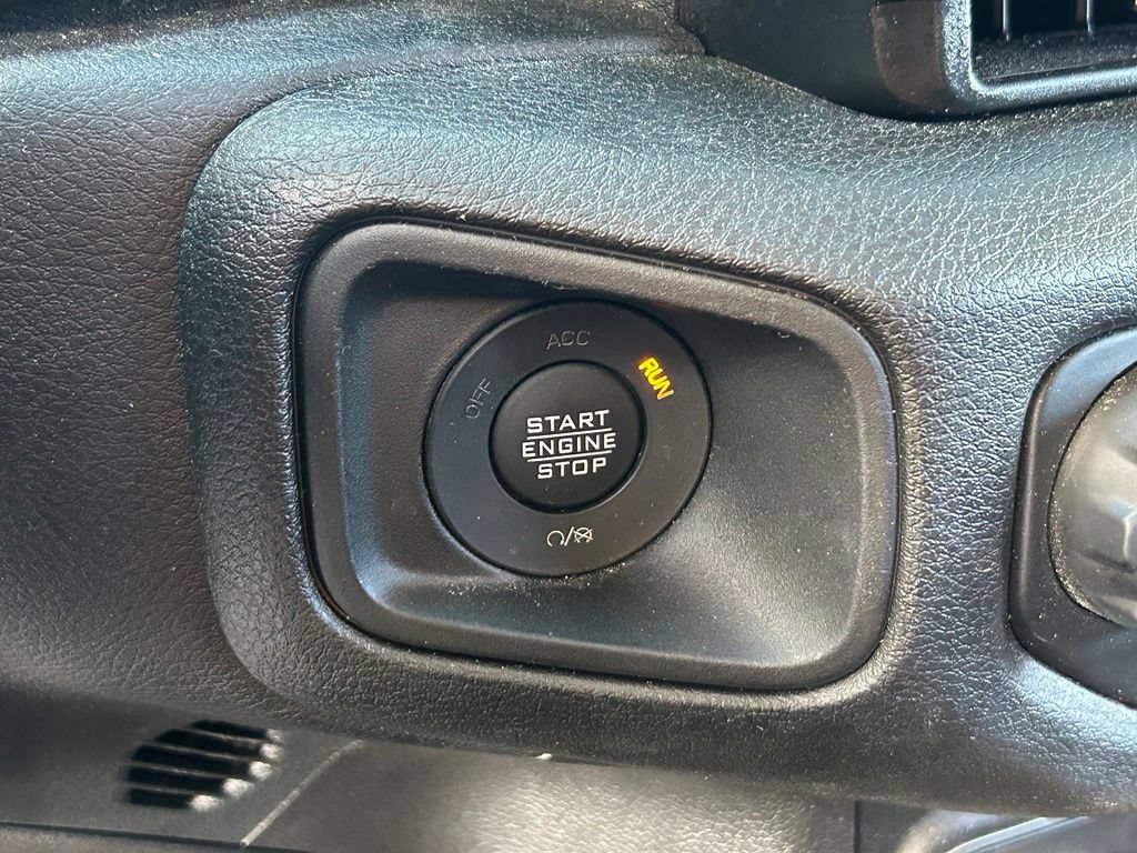 Certified 2025 Jeep Gladiator Sport AWD/4WD image 21