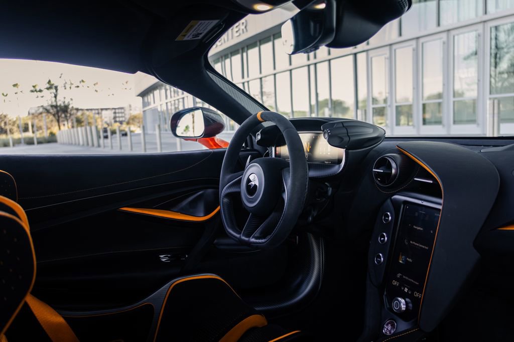 Used 2024 McLaren 750S image 14