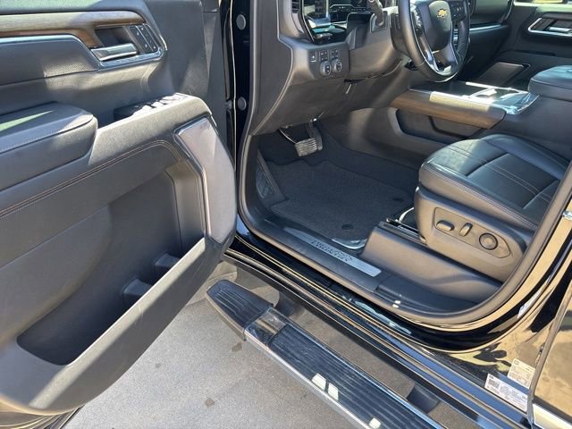 Used 2024 Chevrolet Silverado 2500 High Country w/ High Country Premium Package AWD/4WD image 14