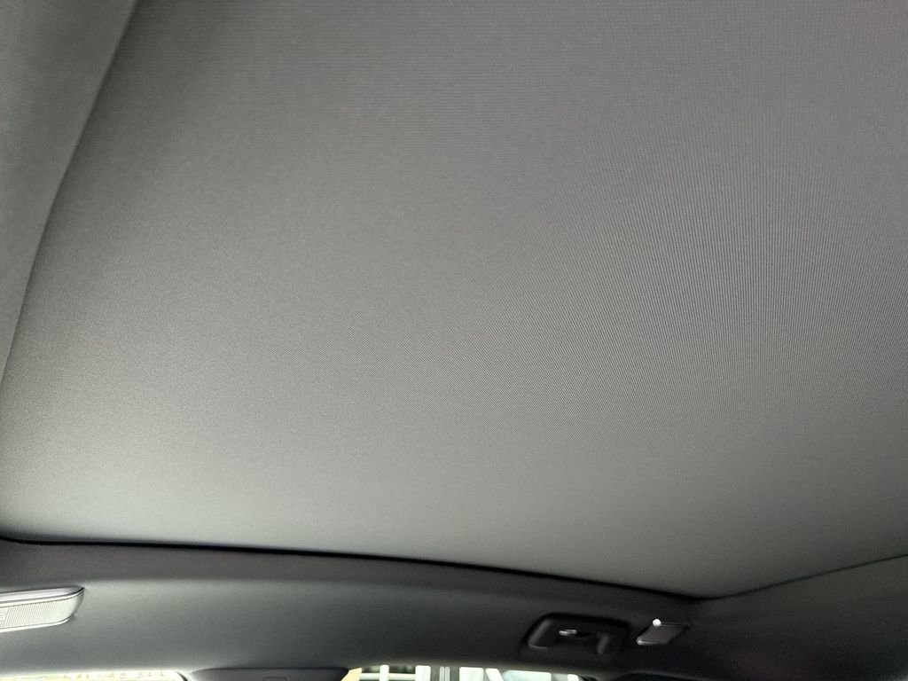 Used 2025 Cadillac Optiq Sport 2 image 20