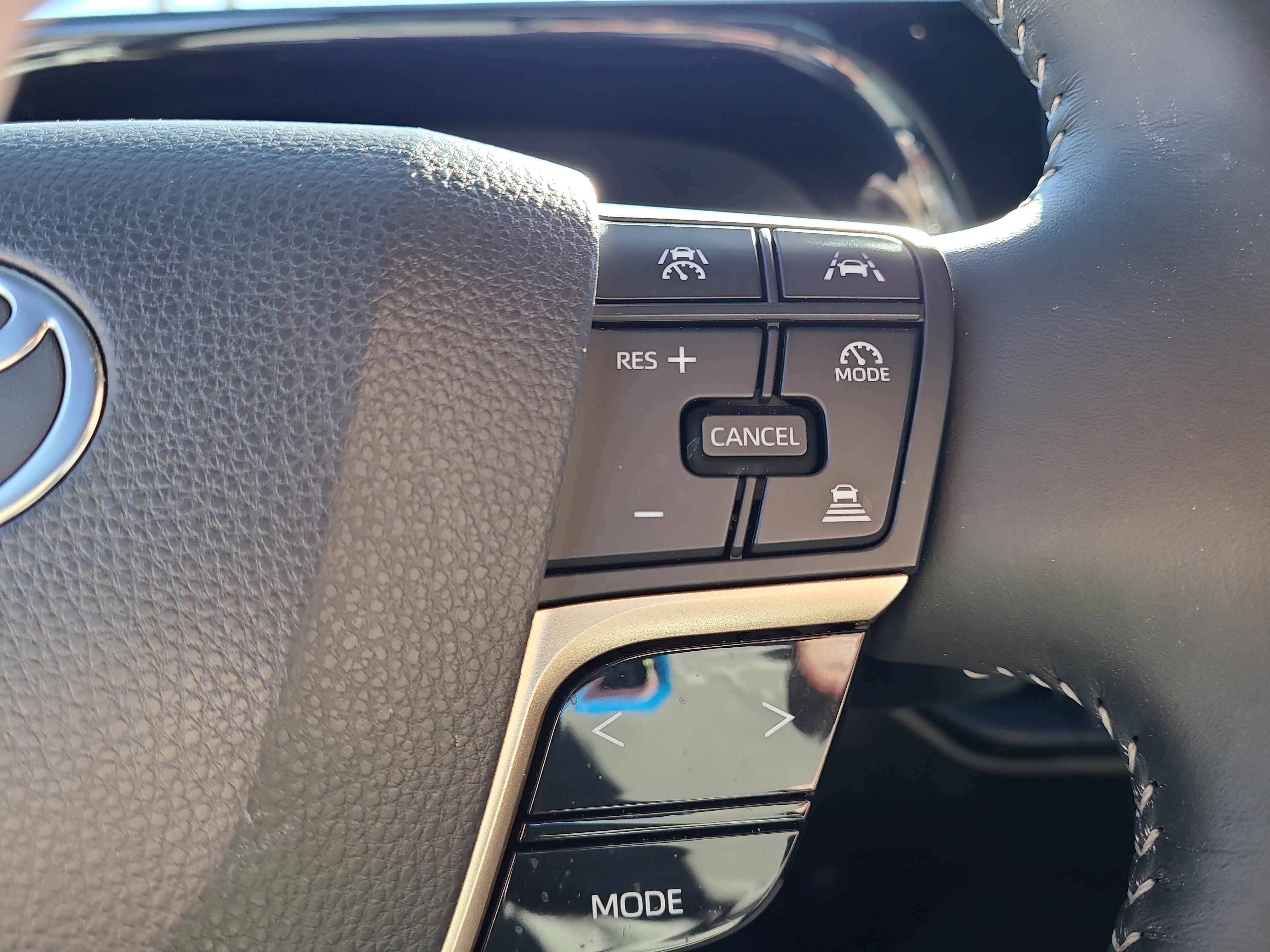 Used 2025 Toyota Crown Signia image 23