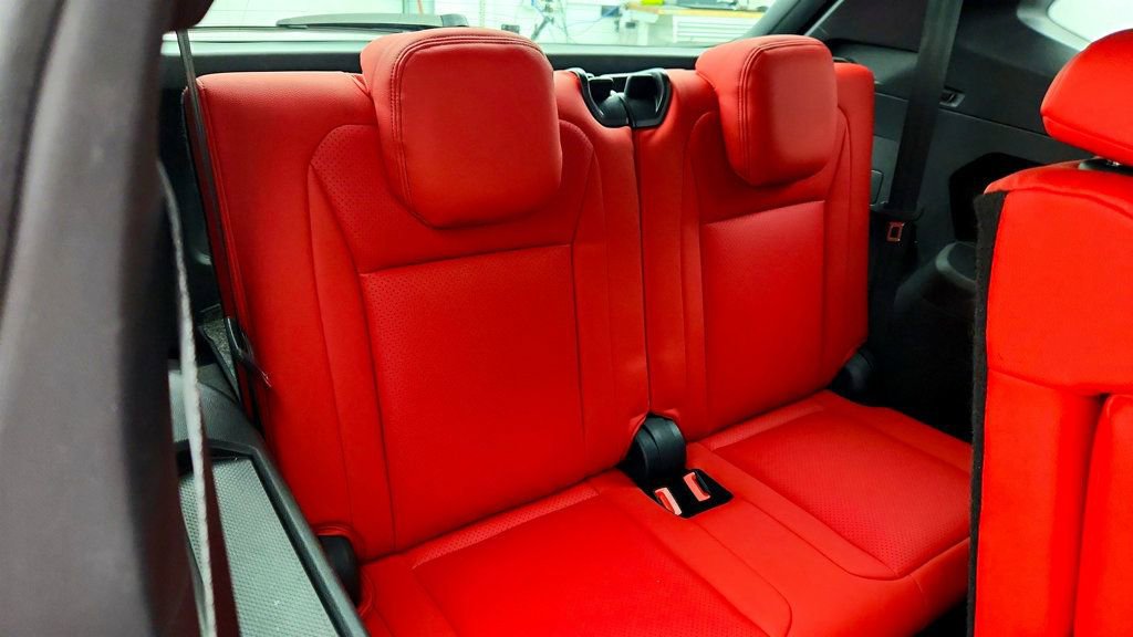 Used 2024 Volkswagen Tiguan SE R-Line image 20