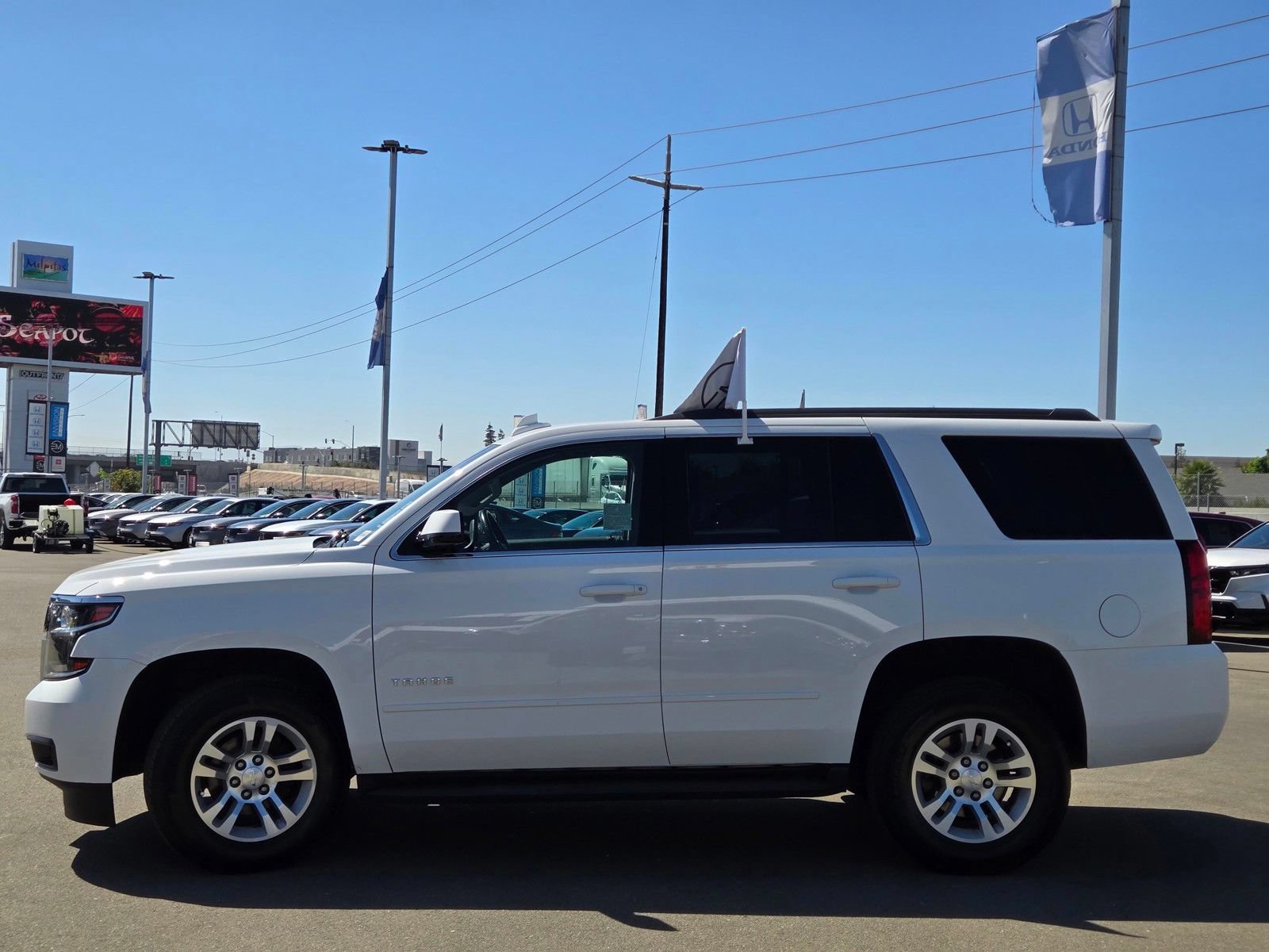 Used 2020 Chevrolet Tahoe LS RWD image 4