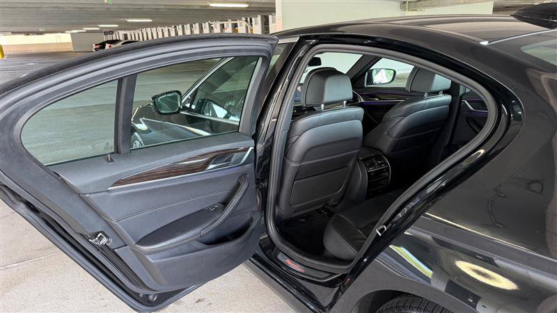 Used 2018 BMW 540i xDrive AWD/4WD image 40