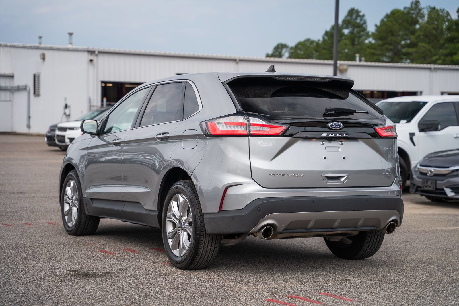 Used 2022 Ford Edge Titanium AWD/4WD image 5