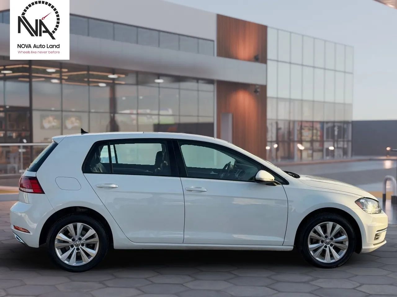 Used 2020 Volkswagen Golf 4-Door image 10