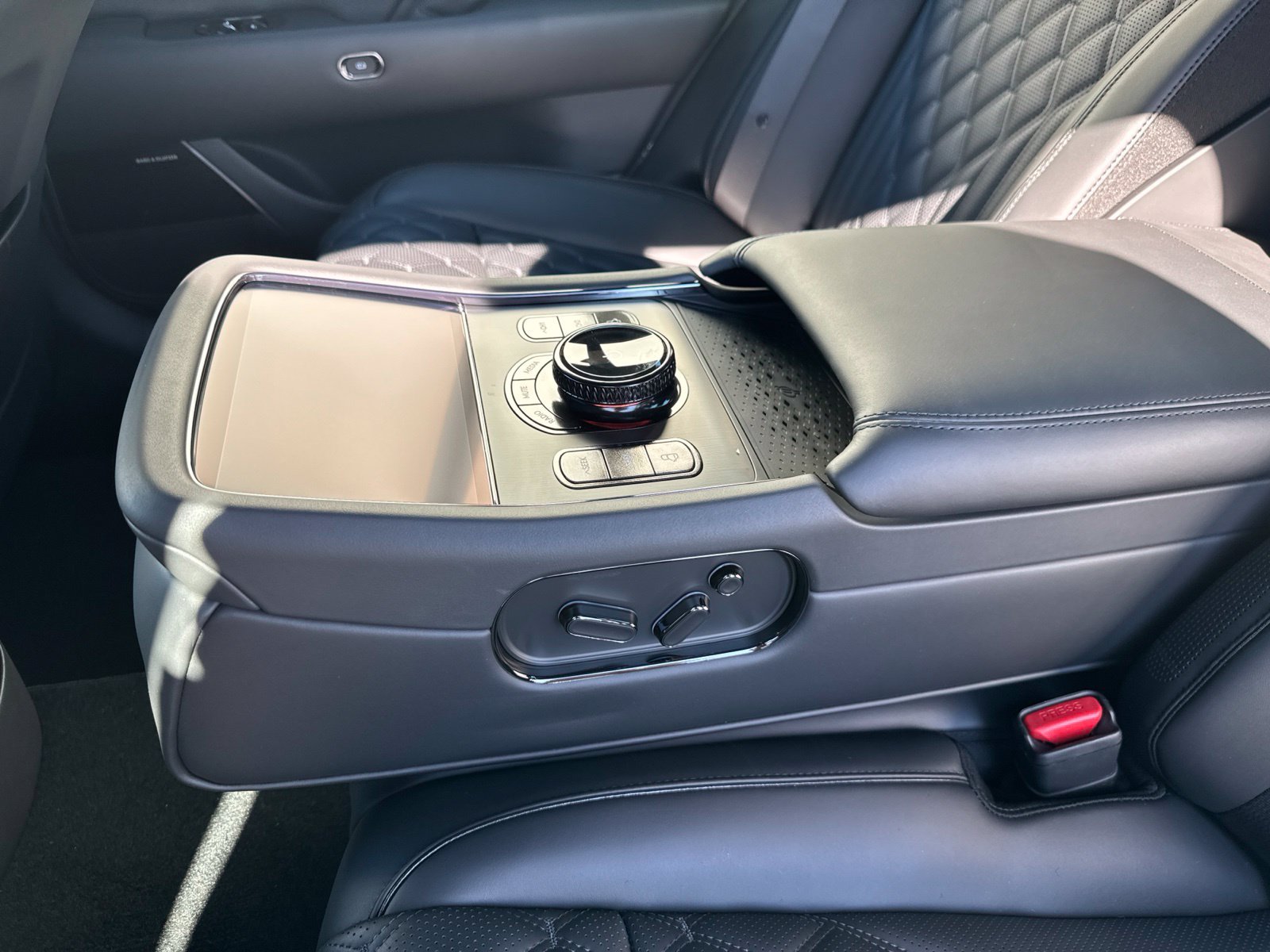 New 2026 Genesis G90 3.5T Prestige AWD/4WD image 15