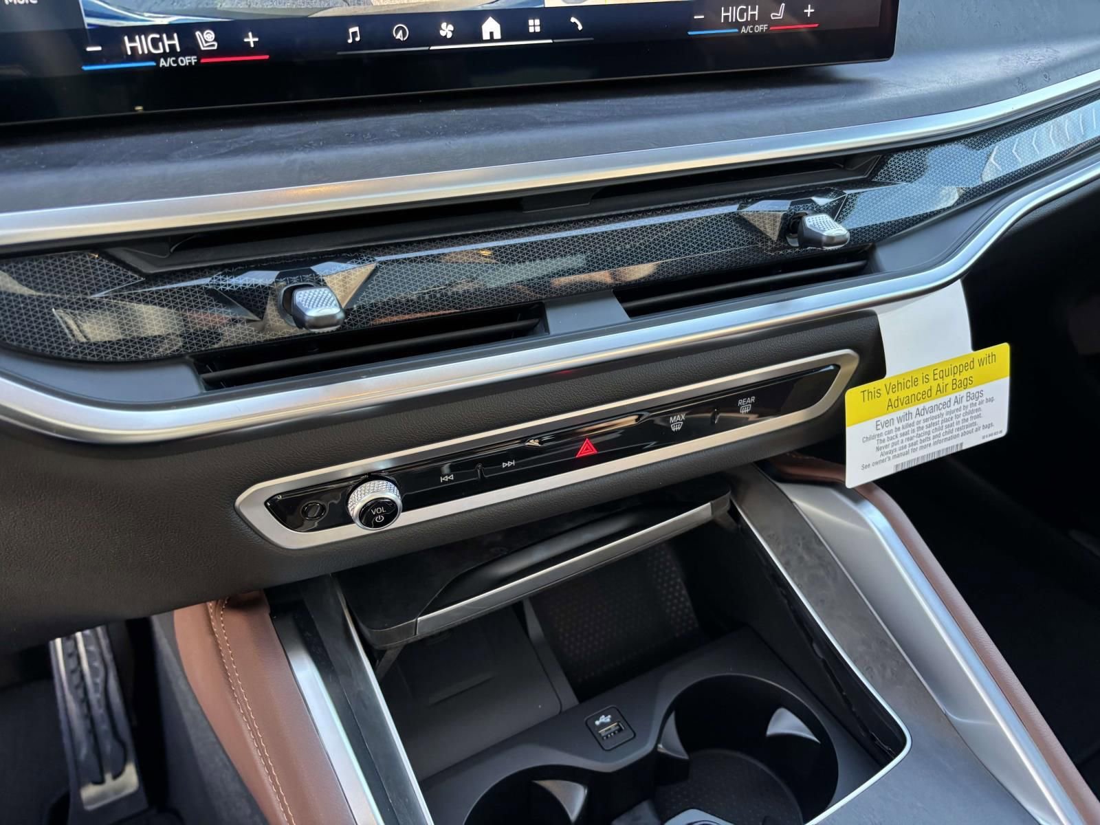 New 2026 BMW X6 xDrive40i w/ Climate Comfort Package image 22