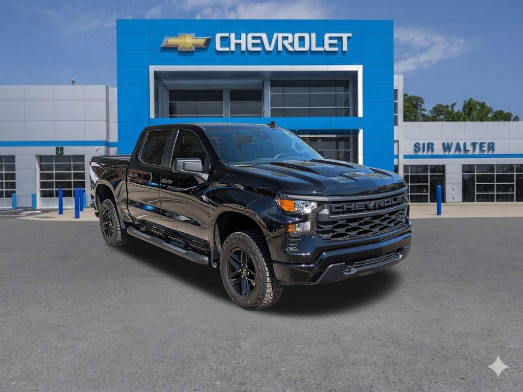 Used 2025 Chevrolet Silverado 1500 Custom Trail Boss w/ Dark Appearance Package image 8