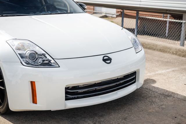 Used 2006 Nissan 350Z Coupe w/ (N93) Cargo Convenience Pkg image 23
