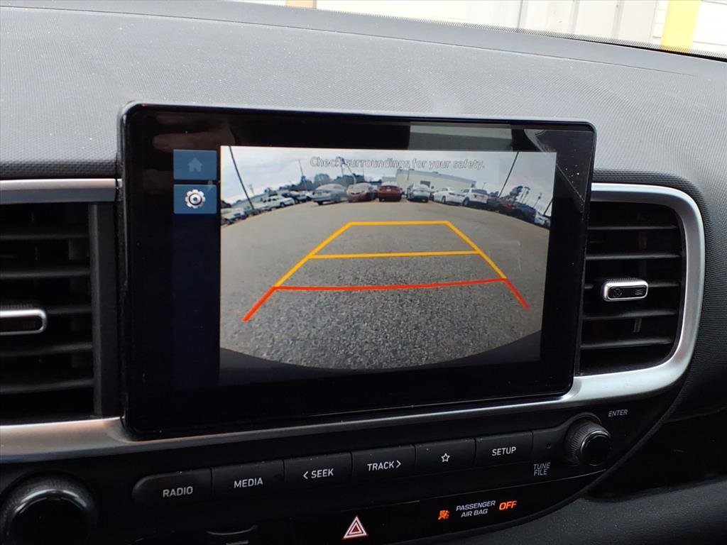 Used 2025 Hyundai Venue SE image 12