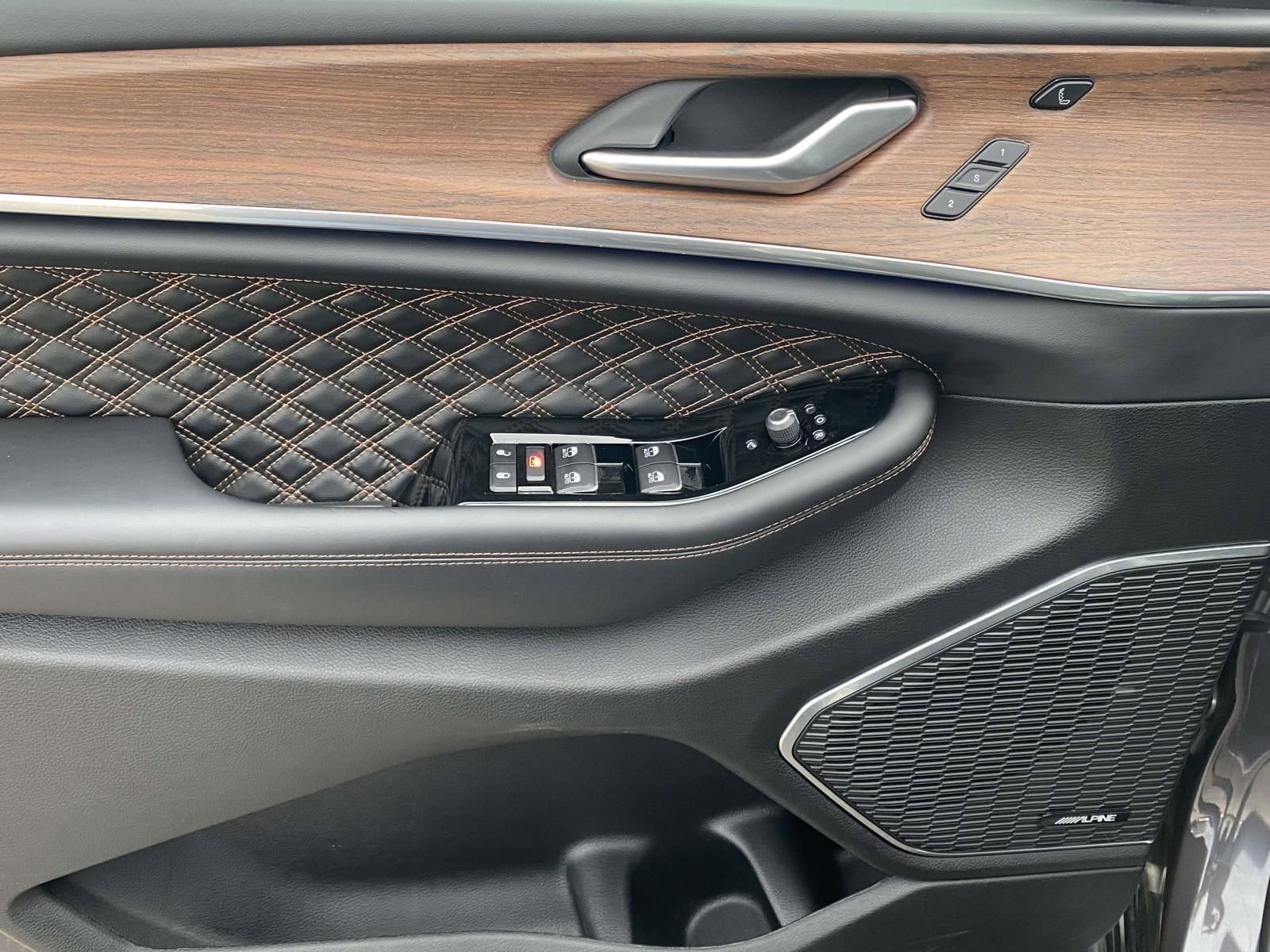 Used 2023 Jeep Grand Cherokee L Summit w/ High Altitude Package image 17