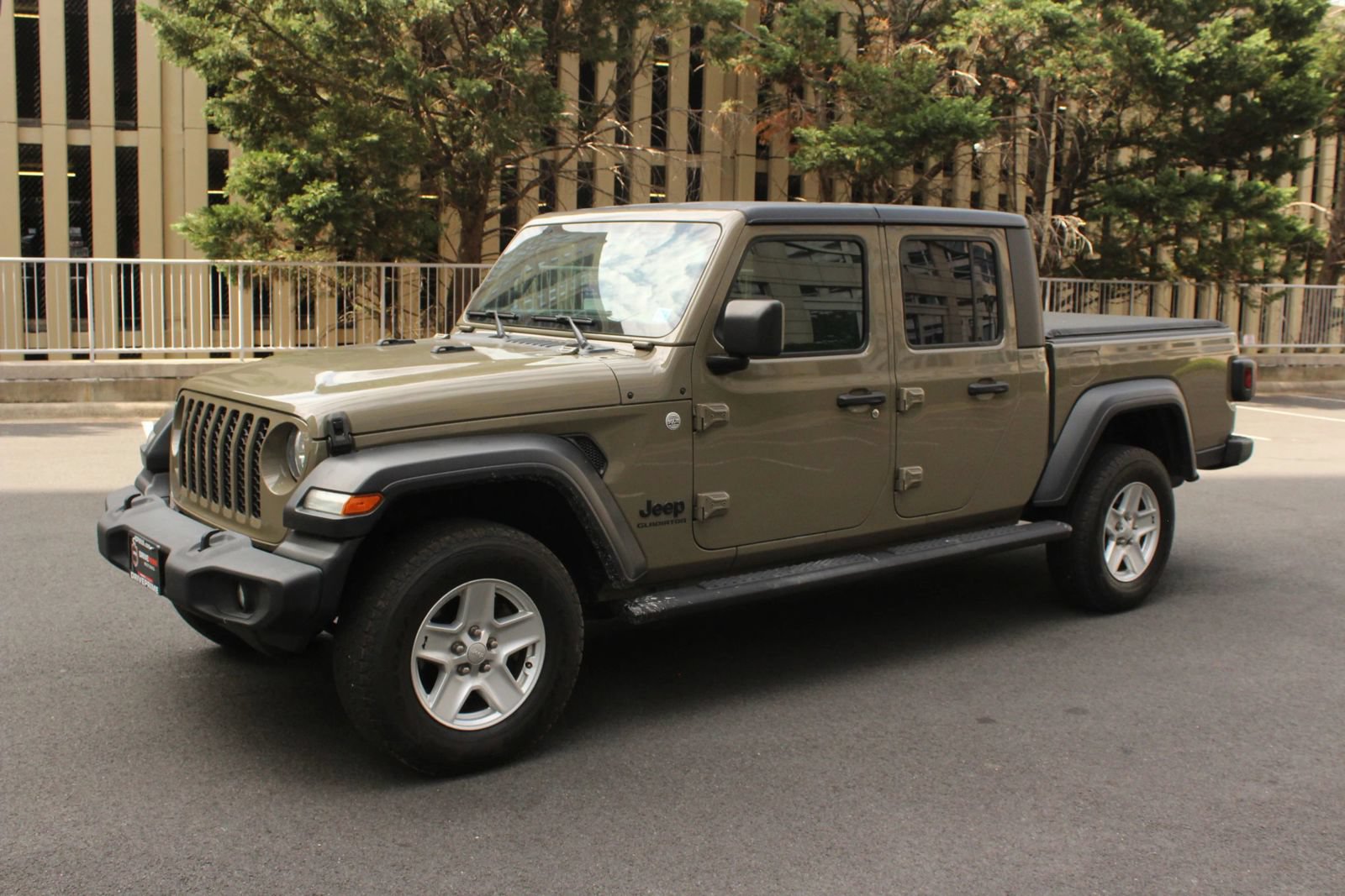 Used 2020 Jeep Gladiator Sport w/ Quick Order Package 24S AWD/4WD image 12