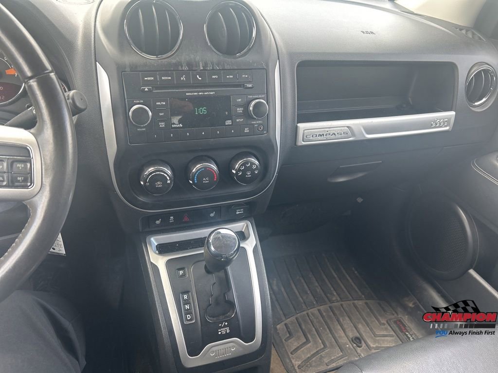 Used 2017 Jeep Compass Latitude image 13