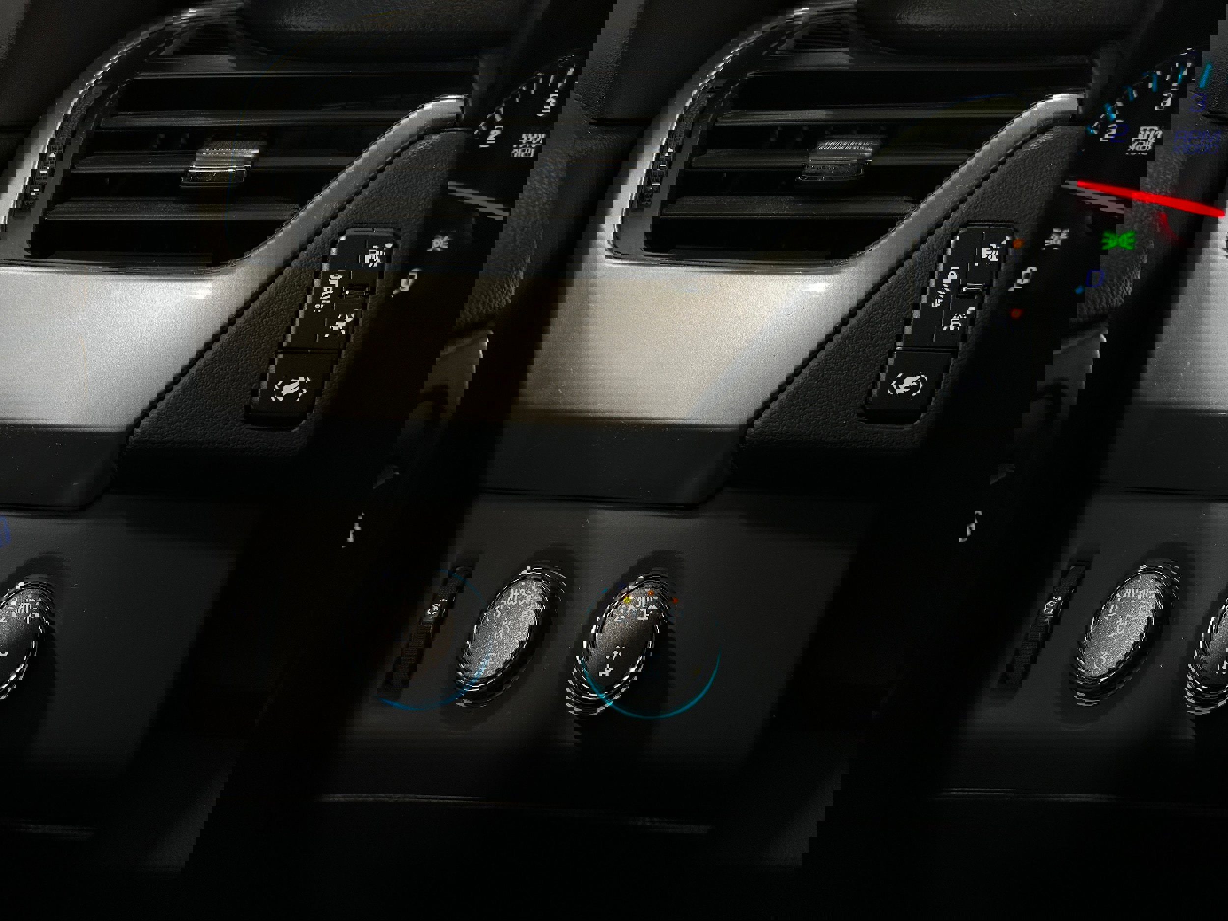 Used 2020 Chevrolet Suburban Premier image 12