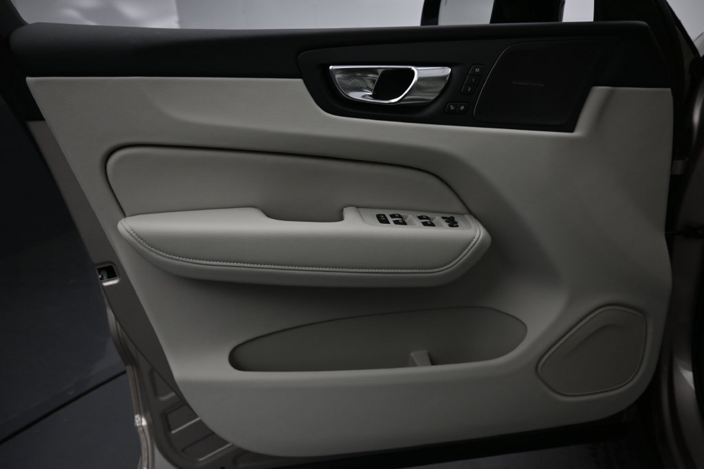 New 2027 Volvo XC60 B5 Ultra AWD/4WD image 20