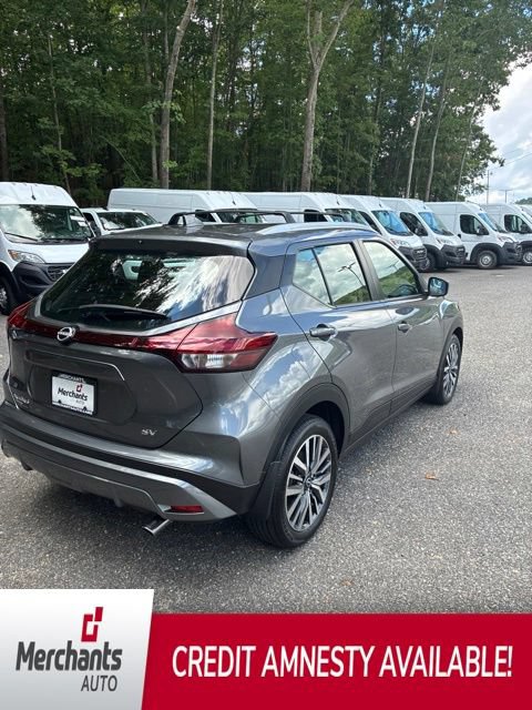Used 2024 Nissan Kicks SV w/ Interior Electronics Package FWD image 6